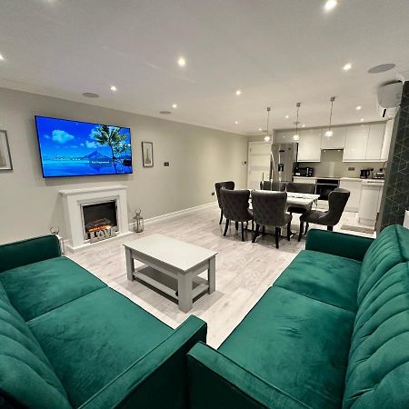 Luxury House Lejlighed Greenford  Eksteriør billede