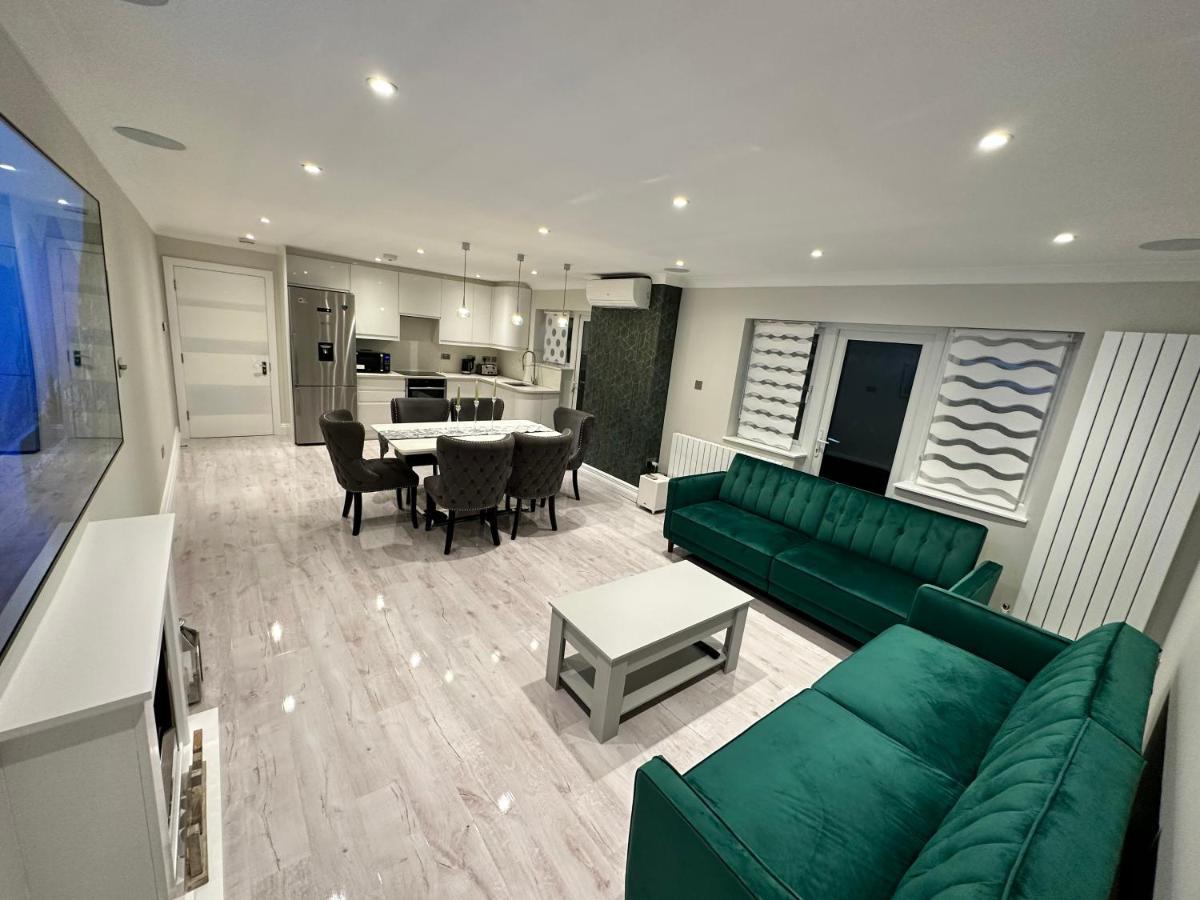 Luxury House Lejlighed Greenford  Eksteriør billede