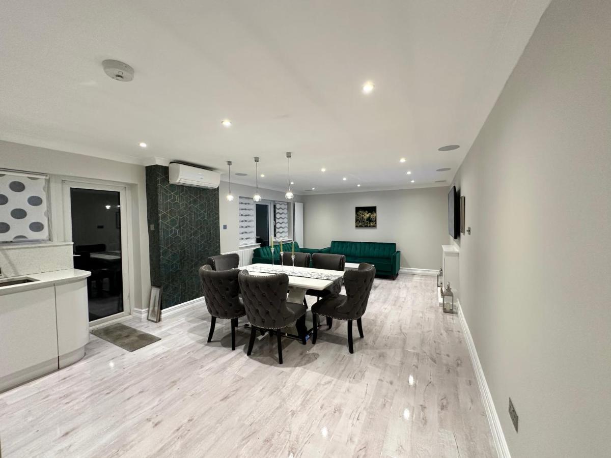 Luxury House Lejlighed Greenford  Eksteriør billede