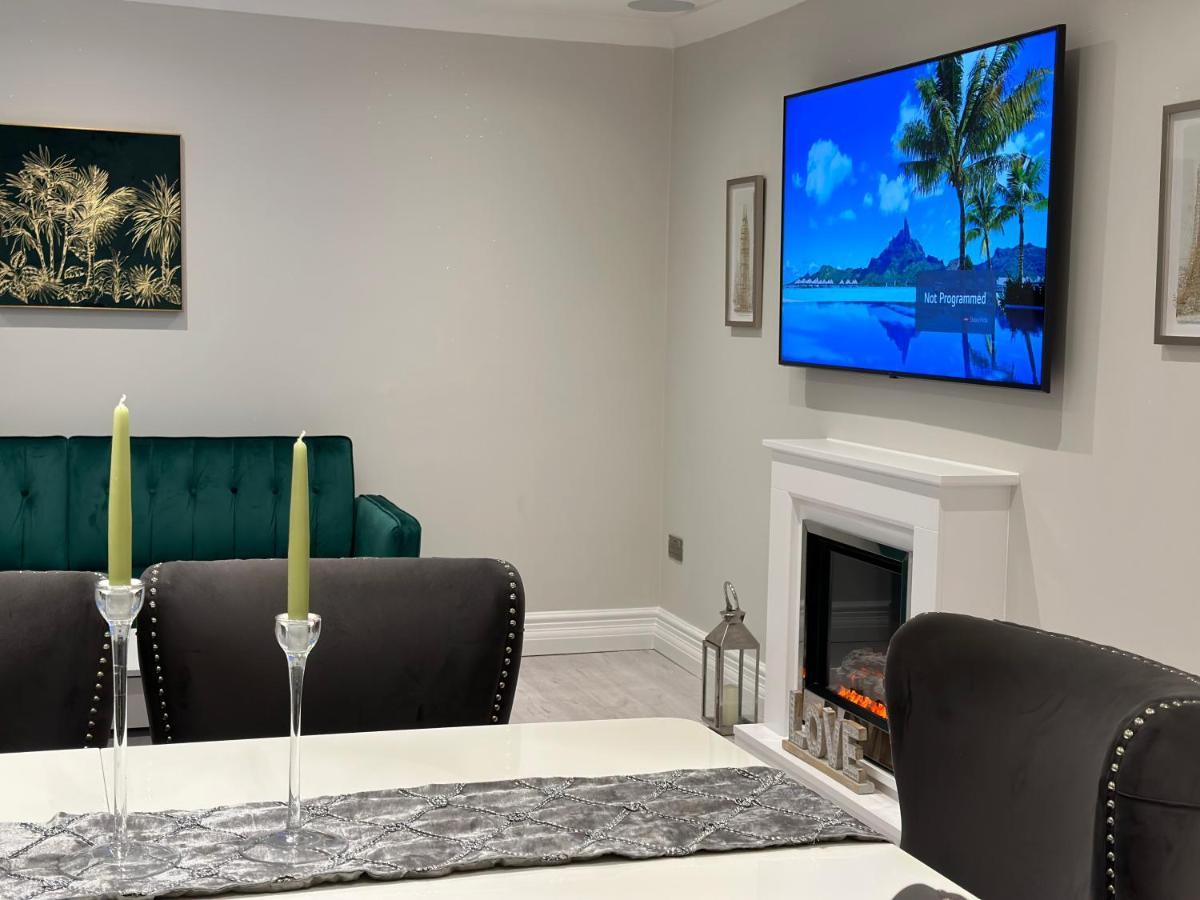 Luxury House Lejlighed Greenford  Eksteriør billede