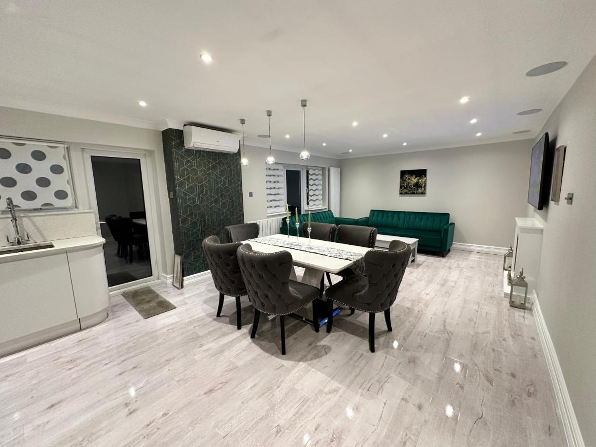 Luxury House Lejlighed Greenford  Eksteriør billede