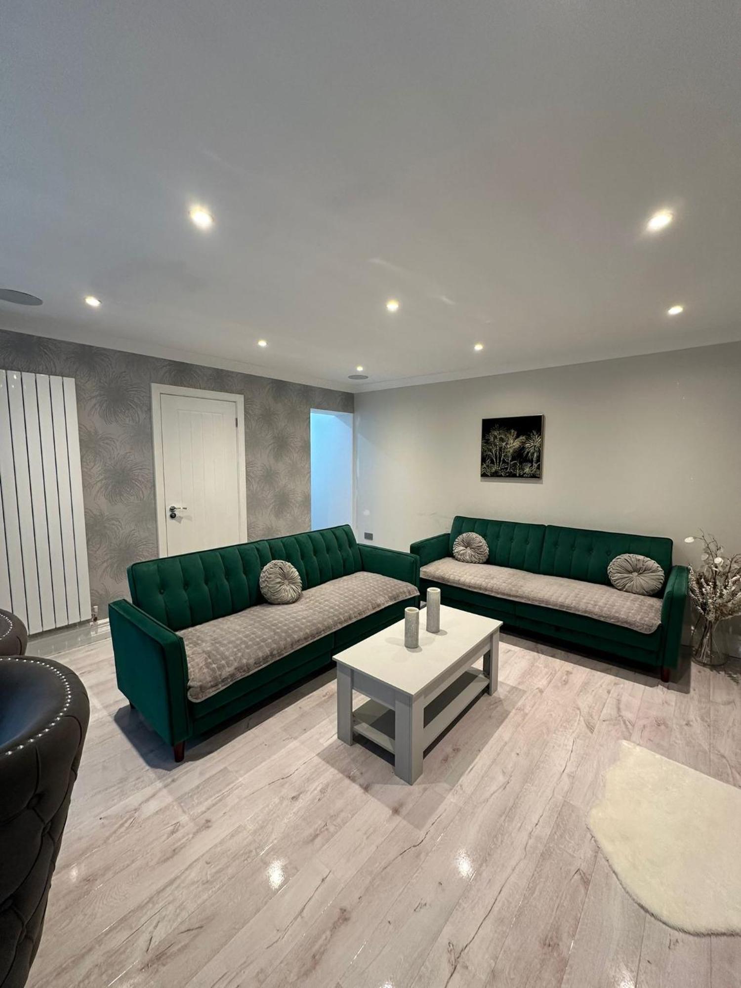 Luxury House Lejlighed Greenford  Eksteriør billede